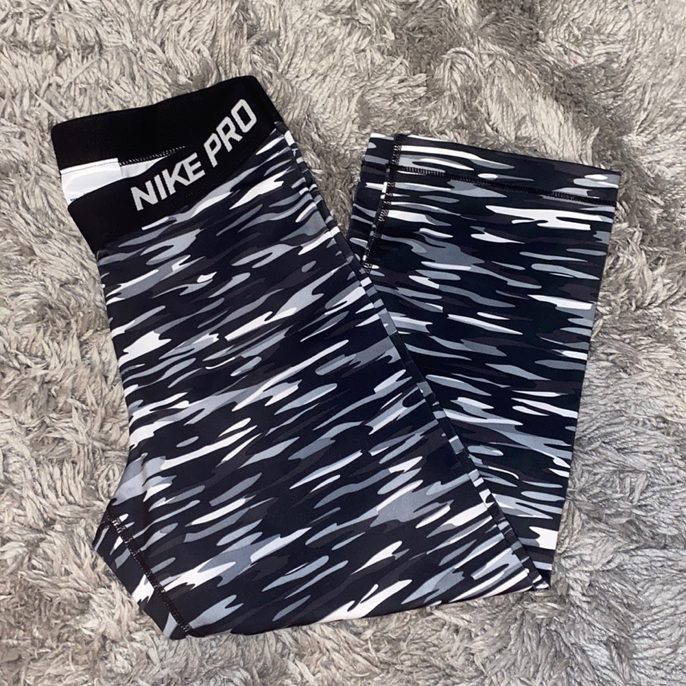 Nike Pro 3/4 Camo Leggings